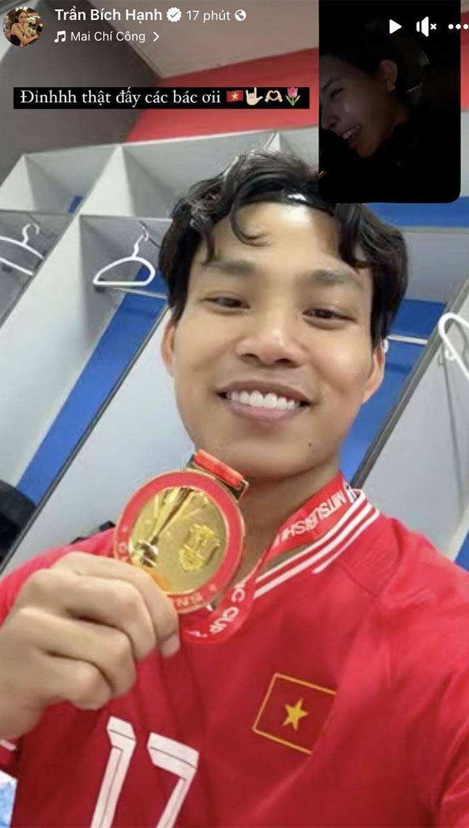 Hot girl Bích Hạnh công khai đang hẹn hò với hậu vệ của ĐT Việt Nam sau đêm chung kết AFF Cup 2024